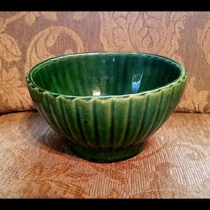 Haeger Pottery USA Planter Green Ribbed Oval Bowl #4020 Mid Century Vintage