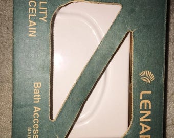 LENAPE NIB White Tub Soap Dish #1975 Quality Porcelain Bathware