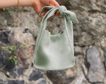 Pochette en satin, pochette de soirée, sac à main de mariage, sac noeud japonais, sac furoshiki, vert asperge, vert sauge,