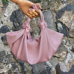 Blush Pink Furoshiki Satin Knoten Handtasche, Scrunchies Tasche, Satin japanischer Knoten Tasche, Altrosa, Antike Rose, Gedämpfte Rose, Farbwahl