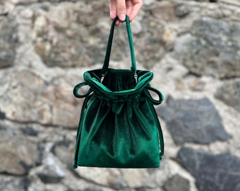 Borsa con nodo verde smeraldo, borsa da ballo e da ballo, borsa da sera, occasione speciale, borsa semplice ed elegante, abito da sera, verde smeraldo
