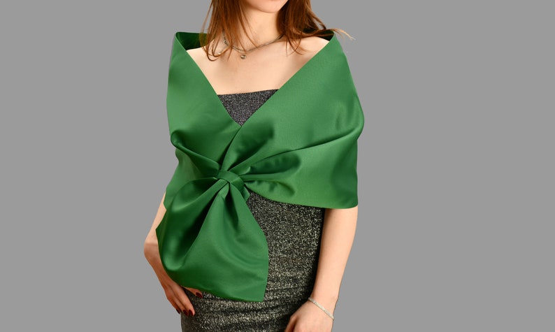 Kelly Green Shawl Wrap, Coprispalle da sera, Coprispalle con stola a scialle, Coprispalle formale, Coprispalle a mani libere immagine 1