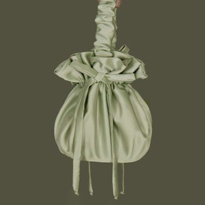 Borsa da sposa in raso, borsa porta soldi, occasione speciale, borsa semplice ed elegante, borsa da sera, verde salvia, colore celadon