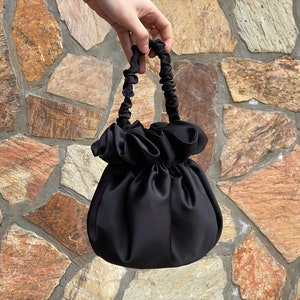 Borsa a mano in raso, borsa da cocktail, borsa semplice ed elegante, borsa da sera, nera