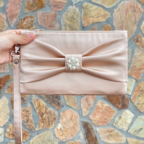 Nude Clutch With Bow, Wristlet Clutch, Bridesmaid Gift, Wedding Gift, Zipper Pouch