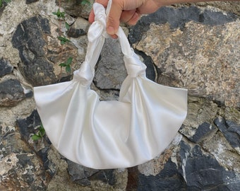 REDISEÑADO- Bolso de nudo de satén Furoshiki, satén de bolso de nudo pequeño, bolso de embrague para ocasiones especiales, opción de color marfil