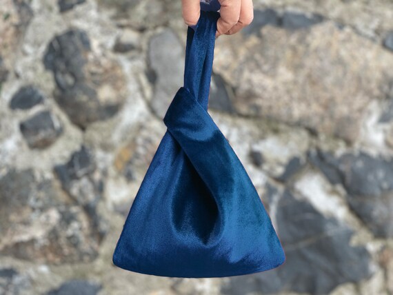 Blue velvet bag sale