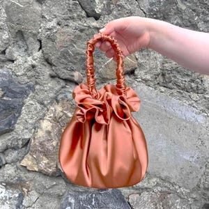 Borsa da sera in raso color terracotta, pochette da sposa, portamonete, borsa semplice ed elegante per eventi, rosa, color spezia, rosa del deserto