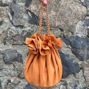 Bolso de fiesta de noche, bolso de nudo, boda de satén, bolso elegante simple, vestido de noche, opción de color naranja imagen 1