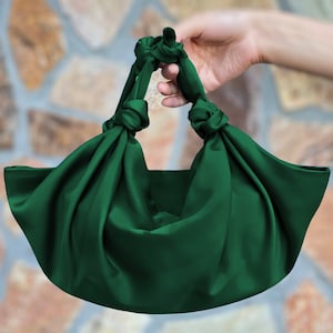 Asccot tas, satijnen handtas met knoop, klein satijnen tasje met knoop, smaragdgroen, tasje, donkergroen, dennengroen - kleuroptie