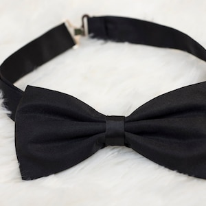 Black Bow Tie, Mens Solid black Bowtie, Black Satin Bow Tie, Wedding Bow Tie, Groomsmen, Grooms Bow Tİe, Tre-Tied Bow Tie,