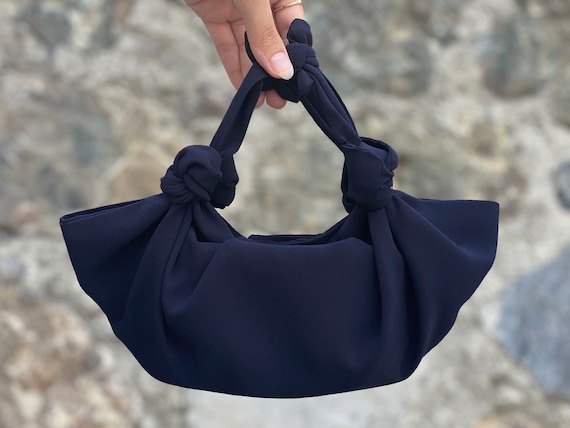 Furoshiki Satin Knot Handtasche Schwarz Kleine Knoten Tasche Satin Clutch fur besondere Anlasse Navy Farboption Etsy