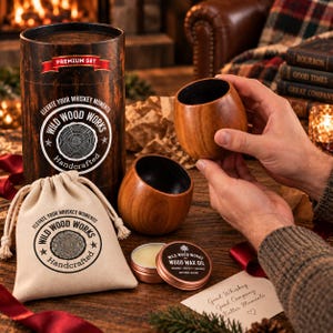 Complete wooden whiskey gift set with two oak glasses, premium cylindrical gift tube, cotton bag and wood care wax.