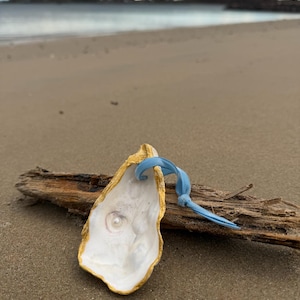 Handmade Seashell Ornaments – Oyster Shell, Coastal Christmas Decor, Beach-Themed Holiday Gift