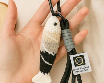 Handmade Crochet Fish Keychain – Minimalist Amigurumi Fish Bag Charm, Soft Plush Keyring with Carabiner