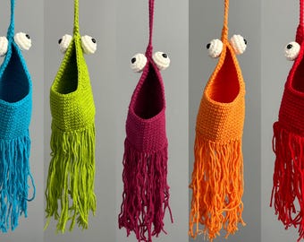 Crochet Hanging Monster Storage Toy, Handmade Cute Alien Organizer, Wall Hanging Plush Basket, Fun Home Decor, Amigurumi Storage