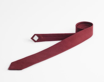 Tie in maroon, Maroon tie with matching pocket square, Dark red necktie, Maroon suit tie, Men's wedding ties, Plain solid necktie