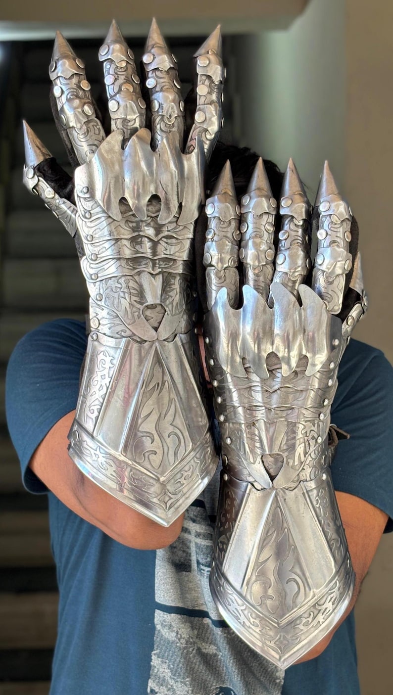 Etched Medieval Gauntlet Gloves – 18 Gauge Steel Gothic Armor Hand ...