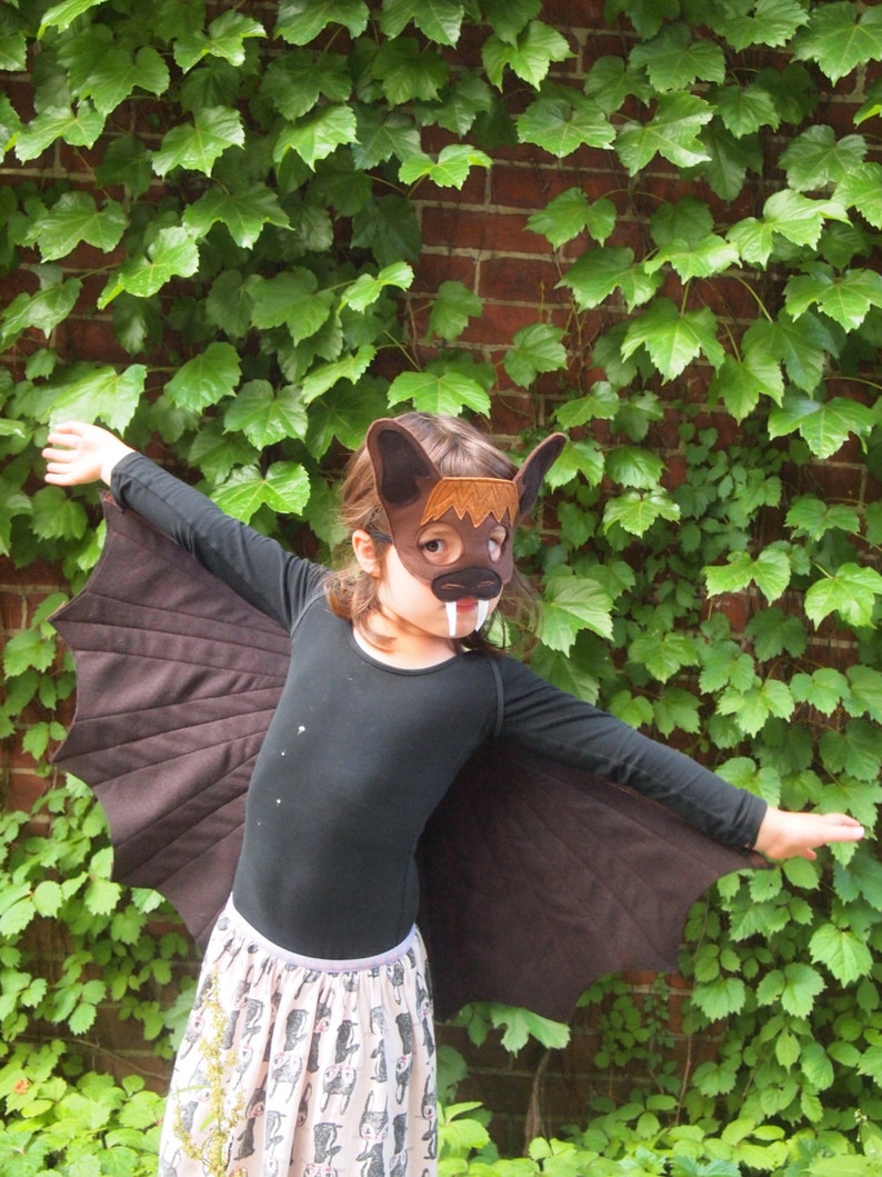 Bat Costume Set / Bat Mask and fun flappable wings / Fly like a bat / Kids bat costume / brown bat costume / black bat costume / Tree Vine image 6