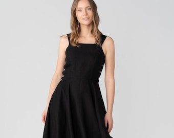 Vestido midi de linho sem mangas, estampa de amor-perfeito preto.