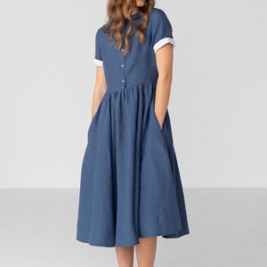 Vestido clássico de linho com gola Peter Pan e mangas curtas, azul luar. imagem 5