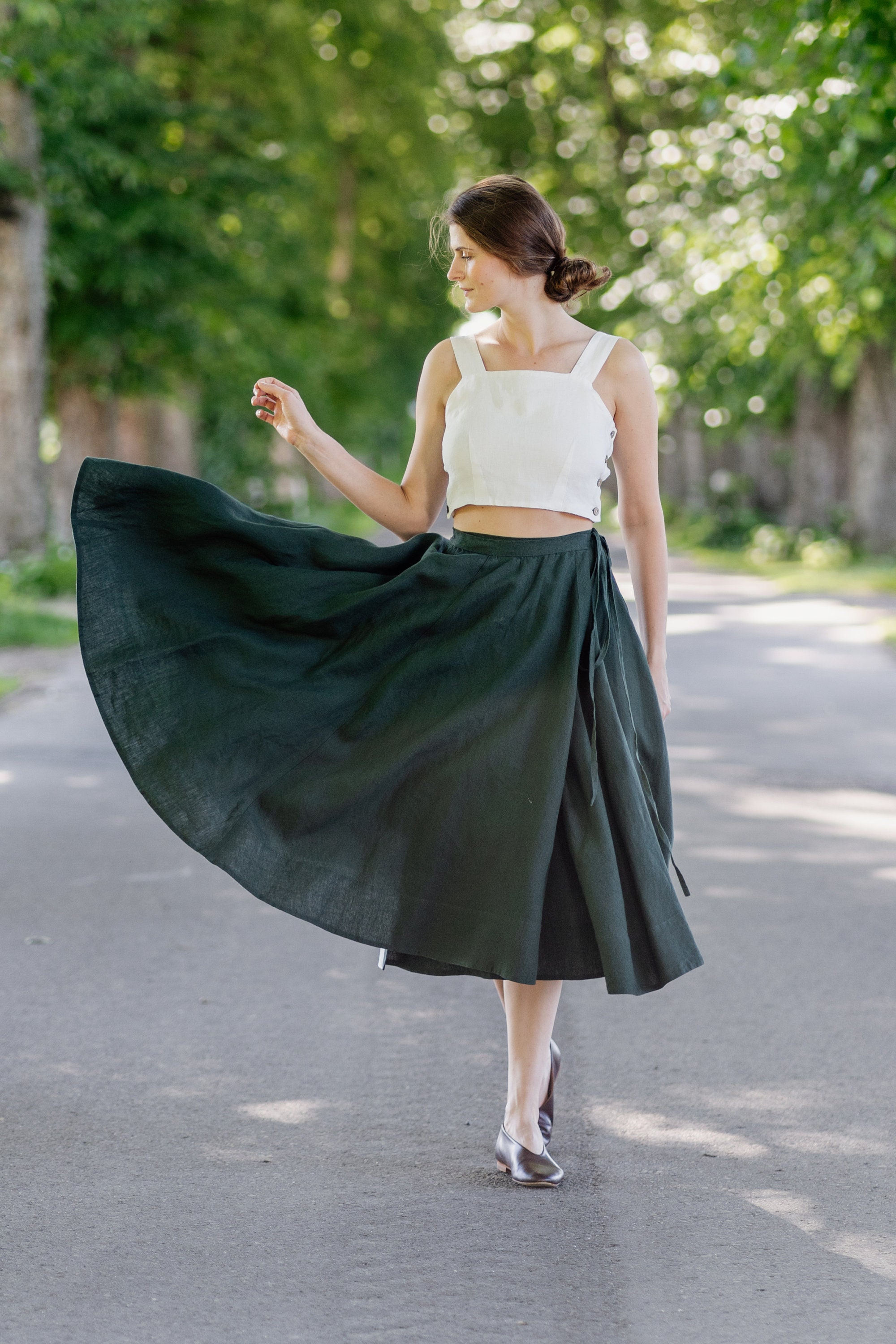 AMERI EMBROIDERY TUCK FLARED SKIRT