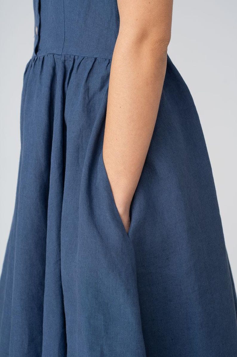 Vestido clássico de linho com gola Peter Pan e mangas curtas, azul luar. imagem 7