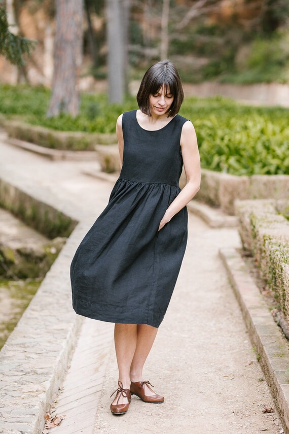 Sleeveless black linen dress Clearance