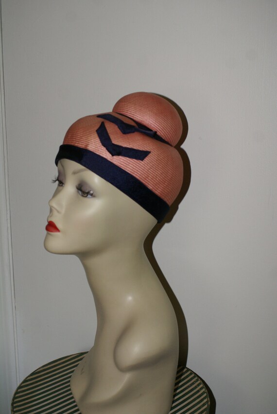VINTAGE 1940's, 1950's Straw Novelty Hat
