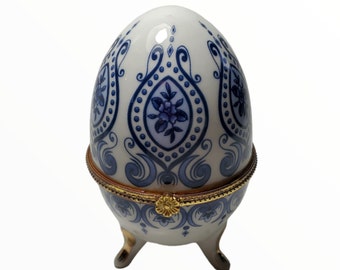 Vintage Blue White Porcelain Hinged Egg Shape Footed Trinket Box Faberge Style Eggs Ring Box Delft Blue Design Jewelry Storage Easter Gift