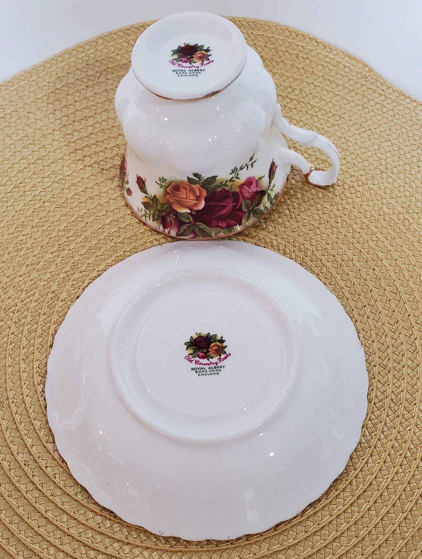 Royal Albert Old Country Roses Mini Teapot & Lid, Fine China Dinnerware - Montrose Shape,Red & Yellow Roses,Fluted