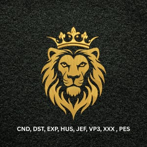 Pode incluir: Um design de cabeça de leão bordado em dourado com uma coroa, centralizado num fundo escuro texturizado. Abaixo do leão, o texto diz CND, DST, EXP, HUS, JEF, VP3, XXX, PES, representando vários formatos de ficheiros de bordado digital.