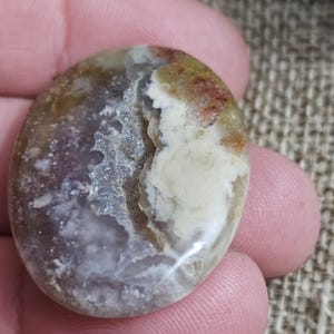 Unique Indonesian Chalcedony Cabochon with Natural Pattern,37x28x8mm