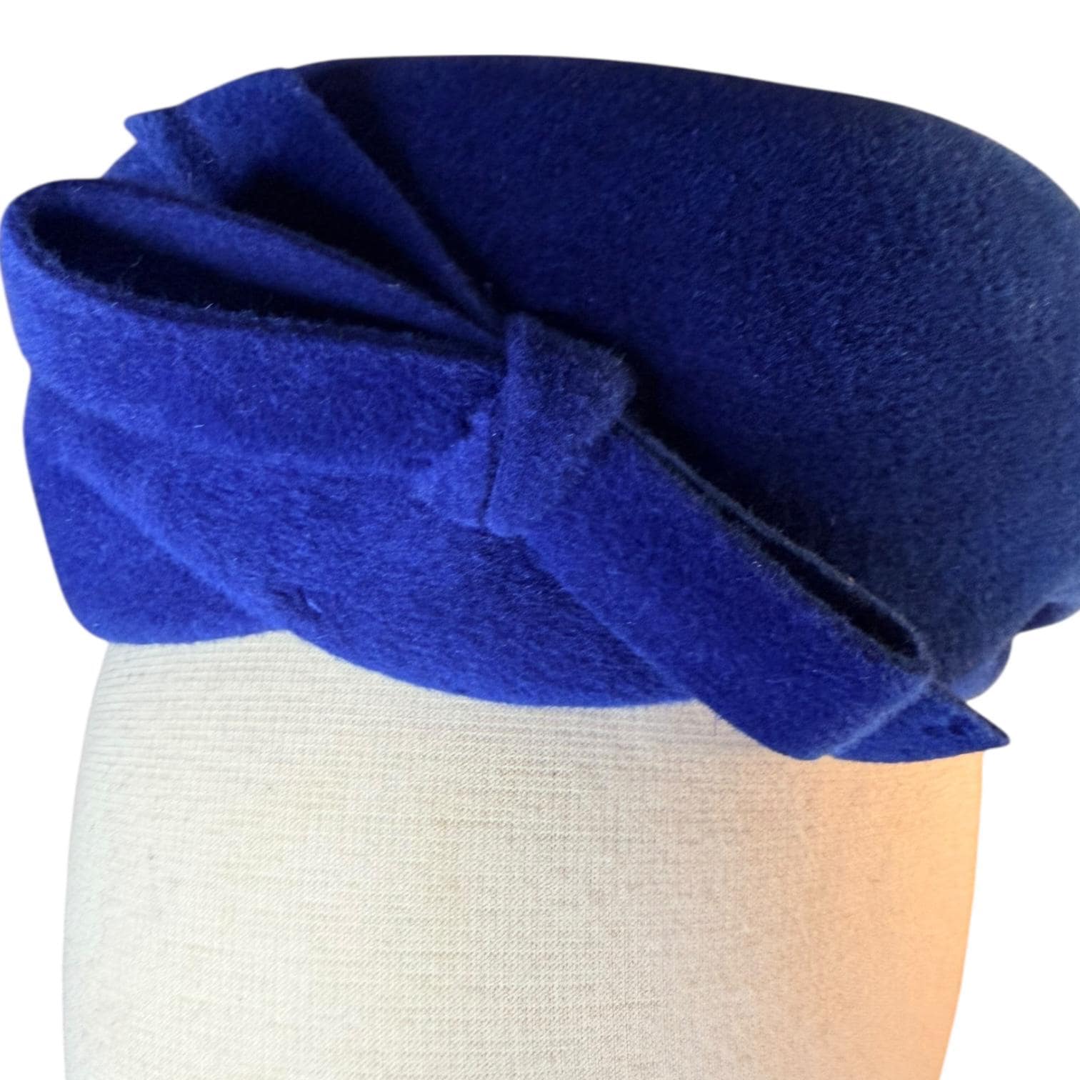 Vintage 1950s Royal Blue Peachbloom Velour Tilt Hat image 3