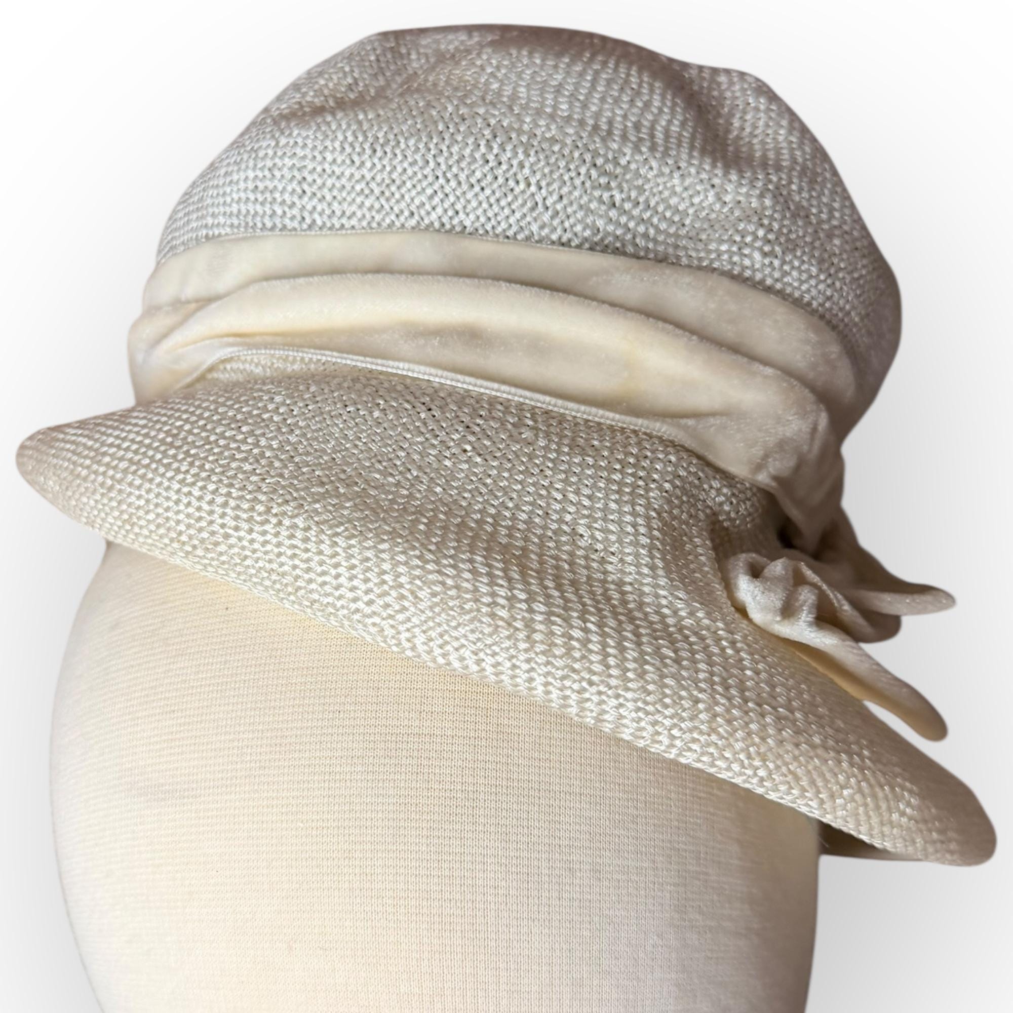 1950s Ivory Straw Cloche with Sculpted Velvet Bow – Midcentury Elegance image 6