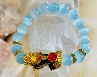 Braccialetto di perline di alta qualità naturale Pixiu Pi Yao con occhio di gatto blu da 10 mm con Pixiu placcato in oro / Gioielli di lusso per la ricchezza e la protezione del Feng Shui