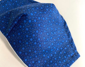 Blaue Gesichtsmaske mit Filtertasche, blaue Gesichtsmaske für Erwachsene, waschbar / wiederverwendbare Gesichtsmaske, 100 % Baumwolle, MADE IN USA
