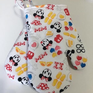 Minnie Oven Mitten, Mickey Pot Holder, Mother&#39;s day gift, Kitchen Glove, insulated Oven Mitten, Pot Holder, Housewarming gift