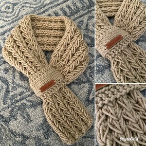 Adjustable Hand Knit Lace/Beige Scarf, Lace Heart Knit Key Hole Neck warmer, Key Hole Lace/Beige Neck Warmer, Hand Knit Beige Key Hole Scarf
