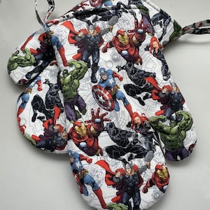 Oven Mitt, Avengers Pot holder, Oven Mitt sets, Kitchen Glove, Pot Holders, Avengers Kitchen Gloves, Thanks giving gift, Christmas gift