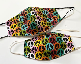 ¡Venta! Máscara facial con bolsillo de filtro, máscara facial arco iris de la paz cantar para adultos o niños, máscara de cara lavable / reutilizable, 100% algodón, hecho en ee.UU.