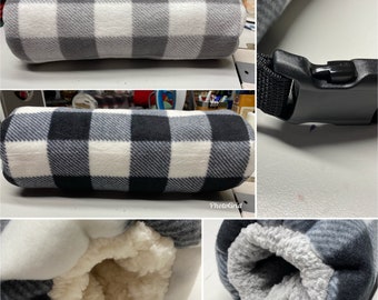 Manguito Buffalo Plaid. Manguitos con forro de sherpa, calentador de manos a cuadros de búfalo en blanco y negro. Calentador de manos con forro polar Sherpa