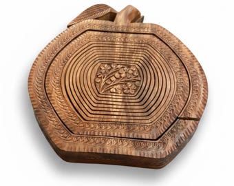 collapsible wood basket 10" apple shape