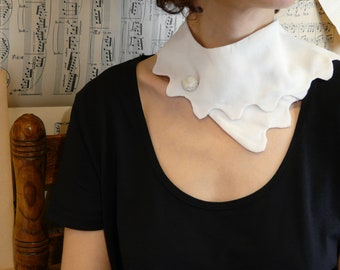 Patrón de costura único en PDF para cuello festoneado.