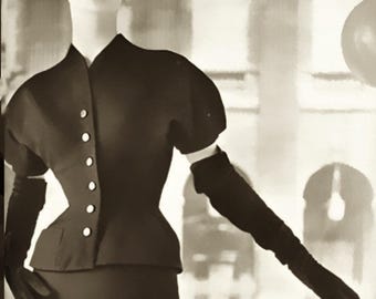 1953 New York design suit sewing pattern with short japanese sleeves and princes seams