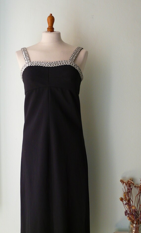 60s style black dress