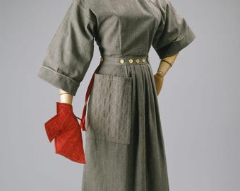 1943 Claire McCardell's popover dress sewing pattern. Utility garment