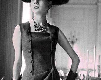 1954 5 H line Autumn dress sewing pattern Dior design with square