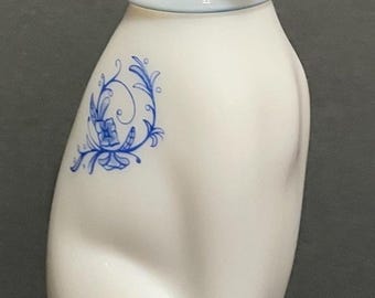 Vtg Avon Charisma Cologne Ming Cat Full 6 Oz. White Glass Bottle Screw Top Lid