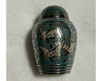 Miniature Metal Going Home Keepsake Cremation Urn for Pet Ashes 2.5” India